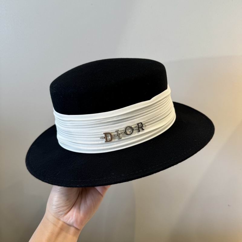 Dior top hat 012605
